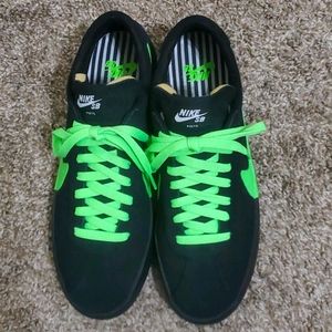 Nike SB Zoom Bruins QS x Poets